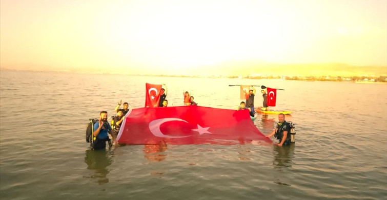 Van Gölü'nde 30 Ağustos Zafer Bayramı Coşkusu