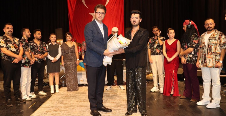 Van, Hakkari ve Bitlis'te Öğretmenler Günü Coşkuyla Kutlandı