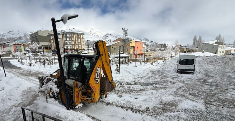 Van, Hakkari ve Bitlis'te Olumsuz Hava Koşulları Ulaşımı Etkiliyor