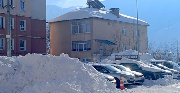 Van, Hakkari ve Bitlis'te Ulaşım Sorunları Baş Gösterdi