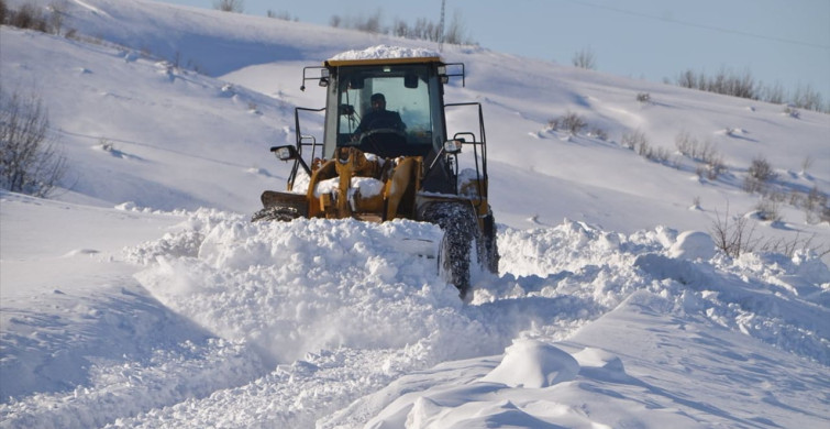Van, Muş, Hakkari ve Bitlis'te Olumsuz Hava Koşulları Ulaşımı Engelliyor
