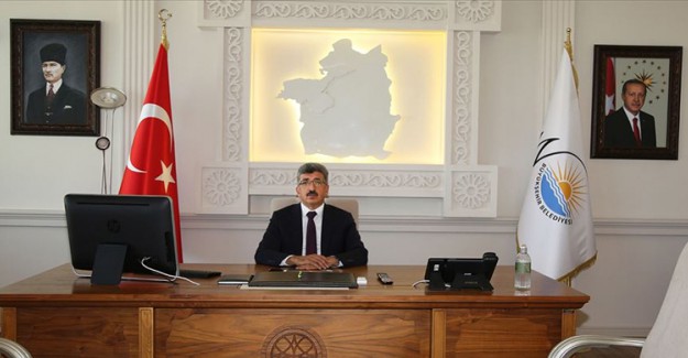 Van Valiliğinden 'Atatürk Portresi' Açıklaması