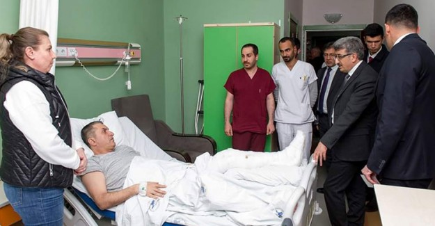 Van Valisi Bilmez, Yaralı Askerleri Ziyaret Etti