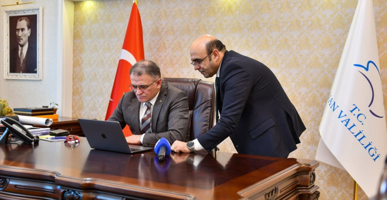 Van Valisi Ozan Balcı, Yılın Kareleri Oylamasında Yer Aldı