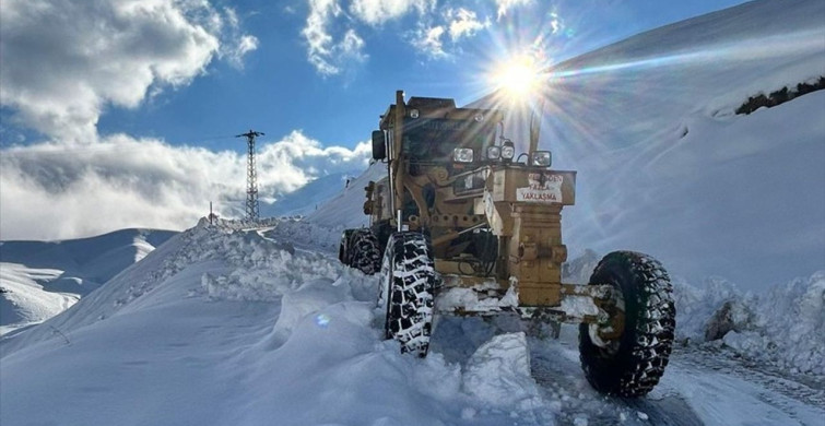 Van ve Hakkari'de Kapanan Yollar Yeniden Açıldı