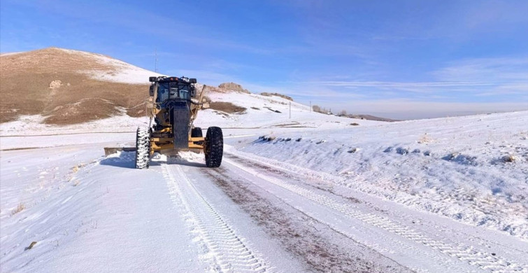 Van'da 14 Yerleşim Yerinin Yolu Karla Mücadeleyle Açıldı