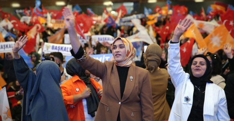 Van'da AK Parti Kadın Kolları İl Danışma Toplantısı Gerçekleşti