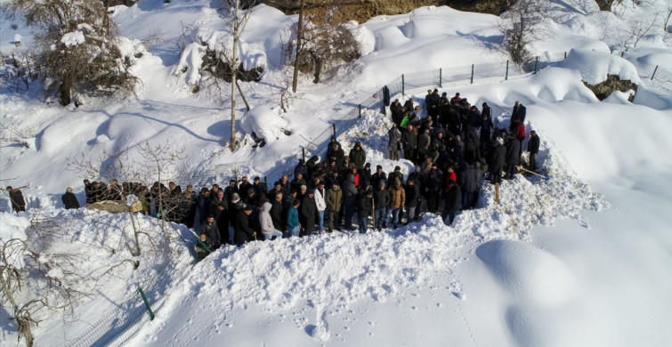 Van'da Çığ Düşmesi: Gülnaz Bitik Son Yolculuğuna Uğurlandı