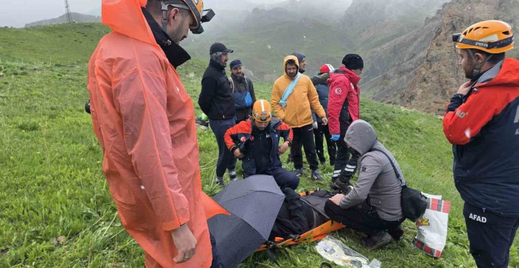 Van’da Dağda Mahsur Kalan Vatandaş Kurtarıldı