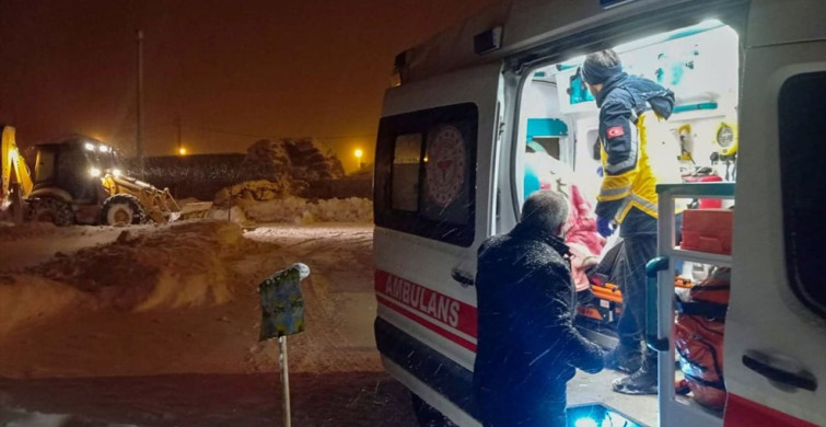 Van'da Ekipler Ulaşım Engelini Aşarak Hastaları Kurtardı