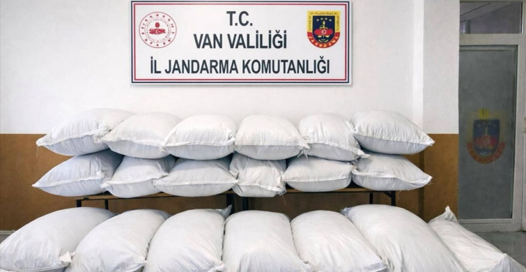 Van'da Gümrük Kaçağı Eşya ve Gıda Operasyonu