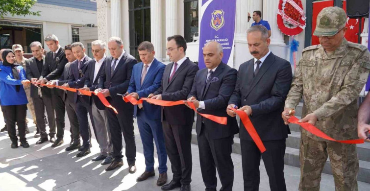 Van'da hükümlü ve tutukluların el emeği eserleri sergilendi