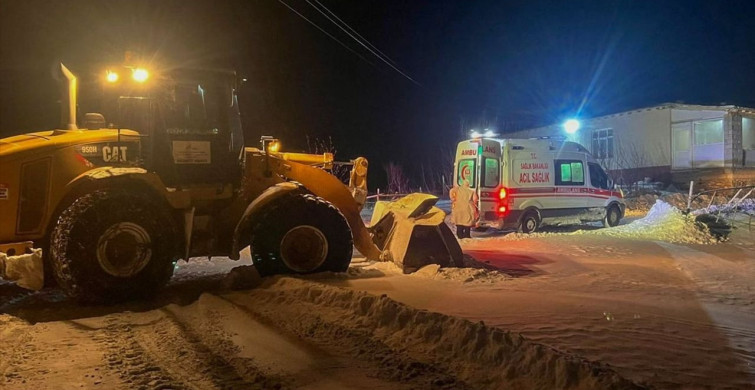 Van'da Kapanan Yollar Sağlık Ekibi İçin Açıldı