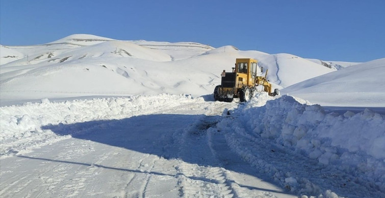 Van'da Kapanan Yollar Yeniden Ulaşıma Açıldı