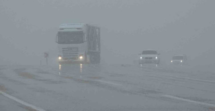 Van'da Kar Yağışı 50 Yerleşim Yerinin Yolunu Kapattı