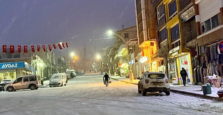 Van&#039;da Kar Yağışı Etkili Oldu