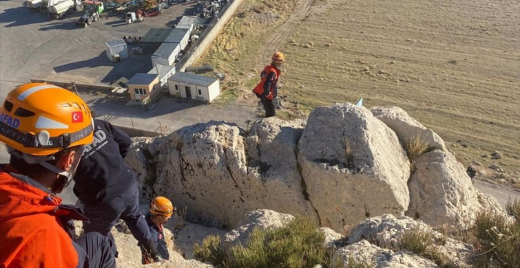 Van'da Kayalıklarda Mahsur Kalan Adam Kurtarıldı