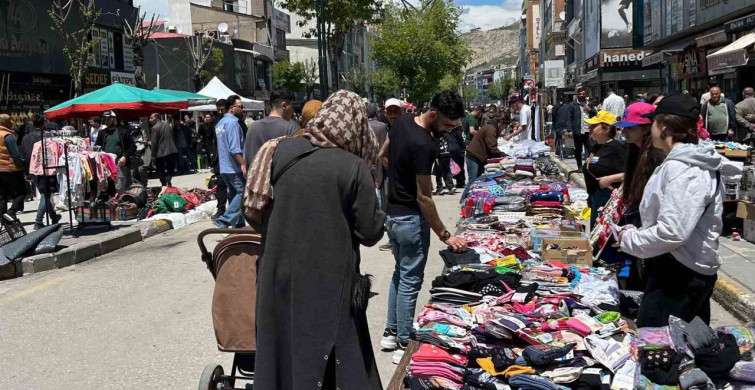 Van'da Kurban Bayramı Yoğunluğu: Caddeler Canlandı
