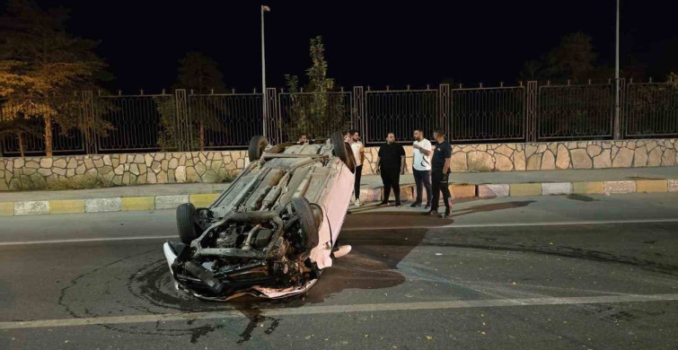 Van'da otomobil takla attı: 2 kişi yaralandı