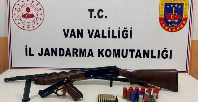 Van'da Ruhsatsız Silah ve Gümrük Kaçağı Sigara Ele Geçirildi
