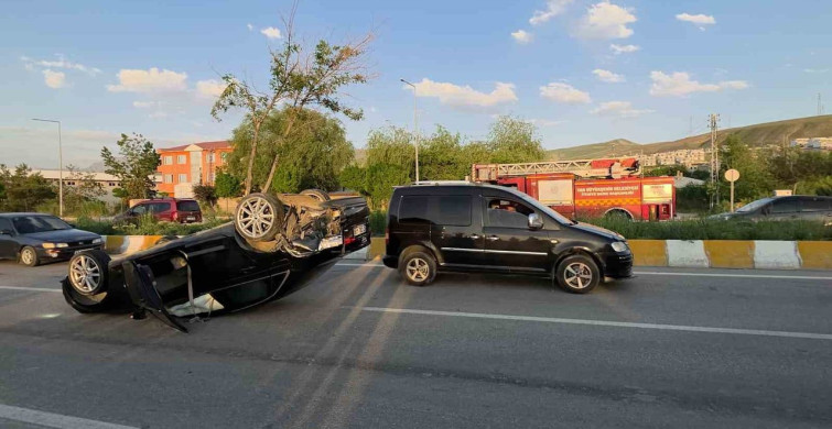 Van'da Trafik Kazası: İki Yaralı