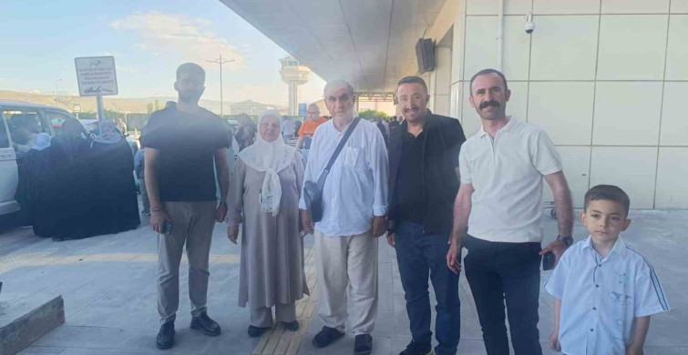 Van'dan İlk Hac Kafilesi Memleketine Döndü