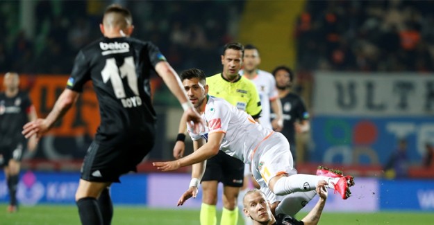 VAR Masasındaki Kötü Performansı Onu Geriye Götürdü!