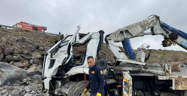 VASKİ'ye Ait Vinç Kazası: 1 Yaralı