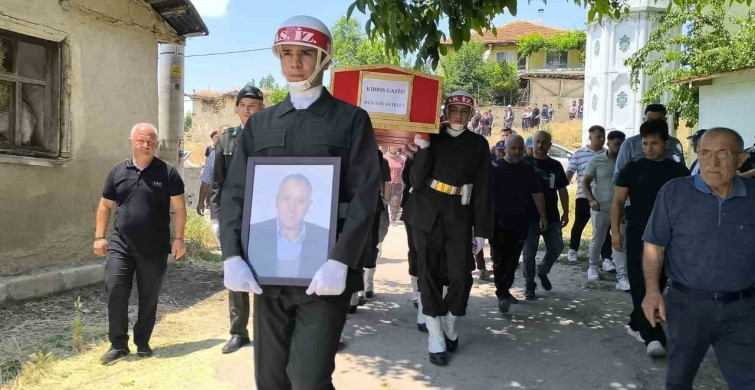 Vefat eden Kıbrıs gazisi son yolculuğuna uğurlandı