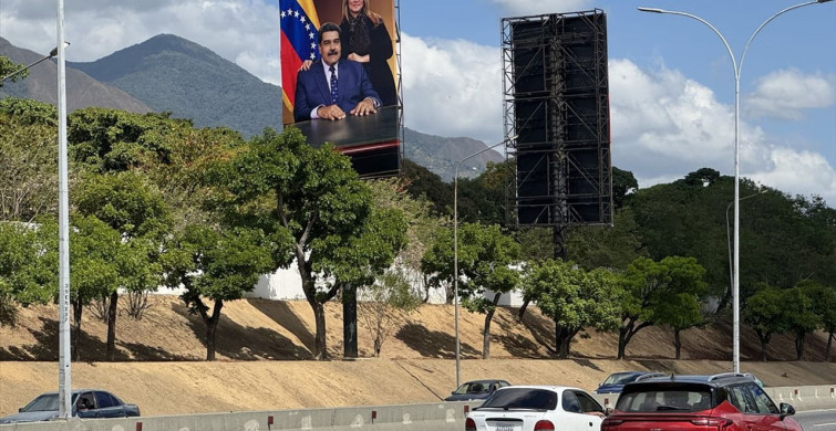 Venezuela'da Maduro ve Eşine Duyulan Özlem: Otoyolda 'Sizleri Geri İstiyoruz' Afişleri Asıldı