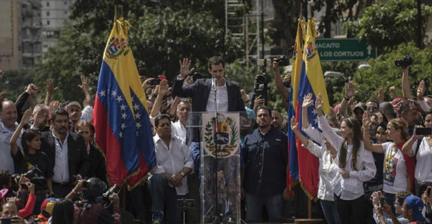 Venezuela'da Muhalifler Tekrardan Sokağa İndi 