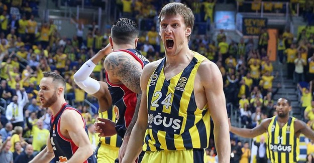 Vesely Euroleague'de Sezonun En İyi 5'inde!