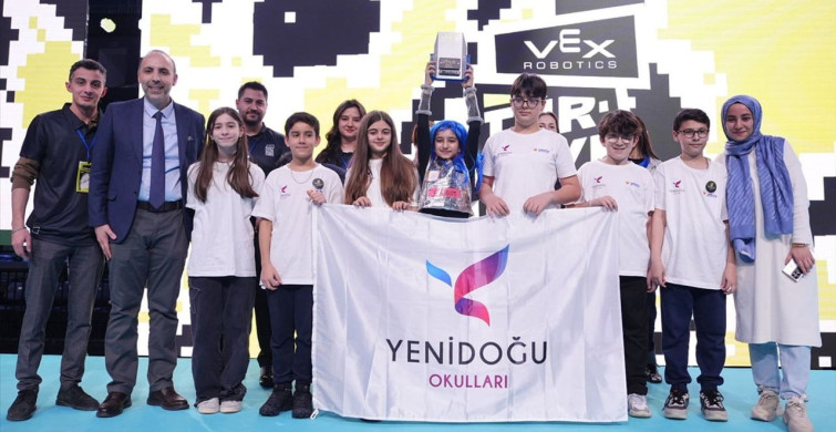 VEX Robotics Türkiye Şampiyonası'nda Çifte Başarı