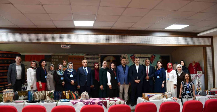 Vezirköprü'de El Emeği Ürünler Sergilendi