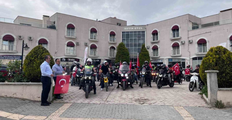 Vezirköprü'de Motosiklet Korteji Coşkuyla Gerçekleştirildi