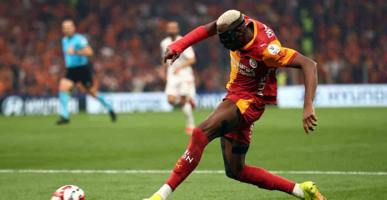 Victor Osimhen Cezalı Duruma Düştü