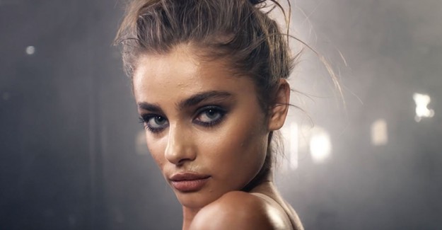 Vitoria's Secret Meleği Taylor Hill'in Makyajsız Hali Şaşkınlık Yarattı