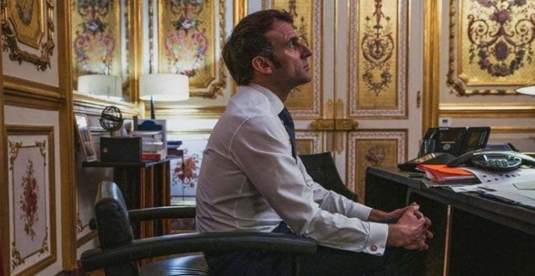 Vladimir Putin ile görüşen Emmanuel Macron'un fotoğrafları gündeme damgasını vurdu!