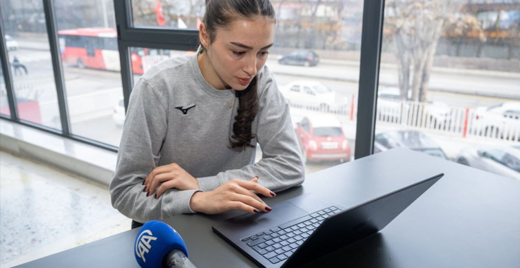 Voleybolcu Saliha Şahin, Yılın Kareleri Oylamasında