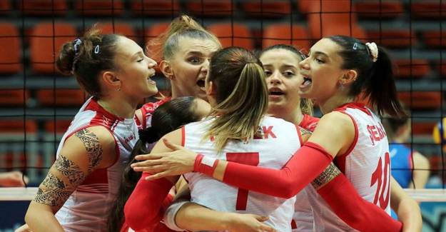 Voleybolda Ay-Yıldızlı Kızlar Tarih Yazdı!