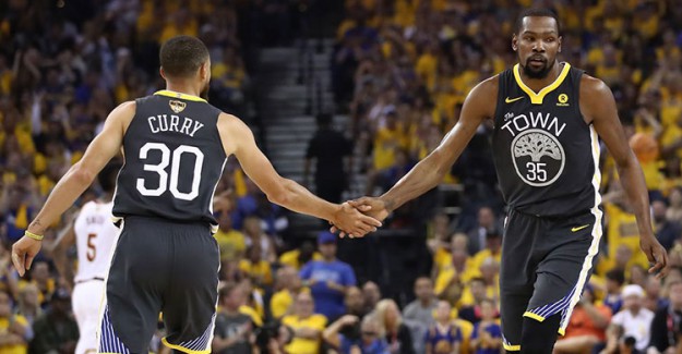 Warriors Adım Adım Şampiyonluğa!