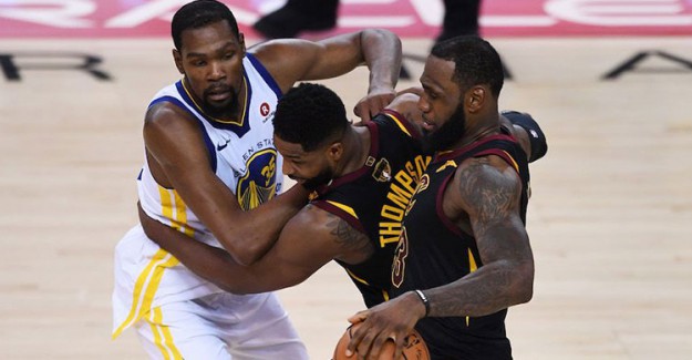 Warriors Evinde Cavaliers'a Şans Tanımadı!