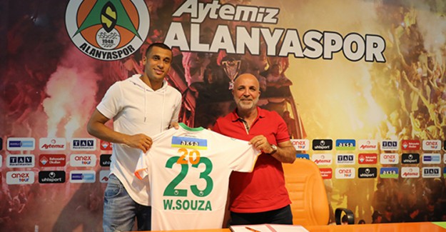 Welinton'un Alanyaspor'daki Anlaşması 3 Yıl Uzatıldı