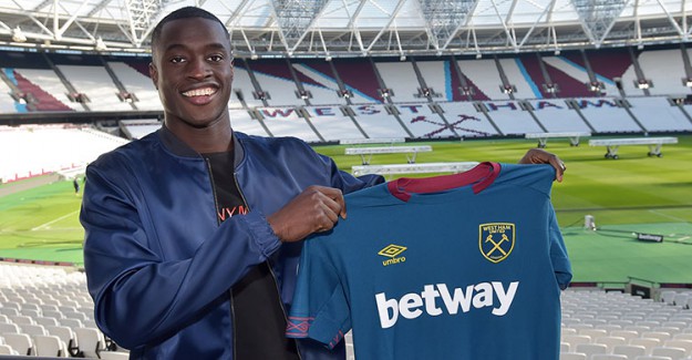 West Ham United, Mesaque Dju'yu Renklerine Bağladı!