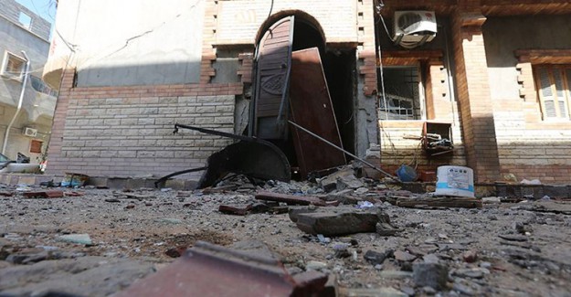 Yabancı Savaş Uçakları Trablus'taki Yerleşim Bölgelerini Vurdu 