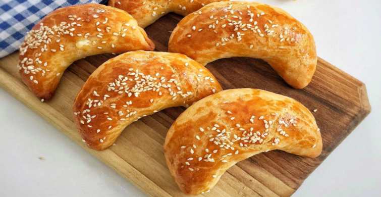 Yalnızca 5 dakikada mayasız poğaça yapmak mümkün! Sıvıyağınız varsa tarifiniz hazır