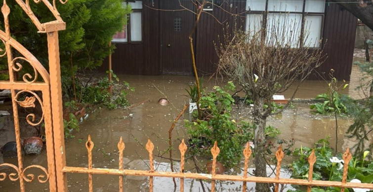 Yalova'da Fırtına Sonrası Deniz Taşkını