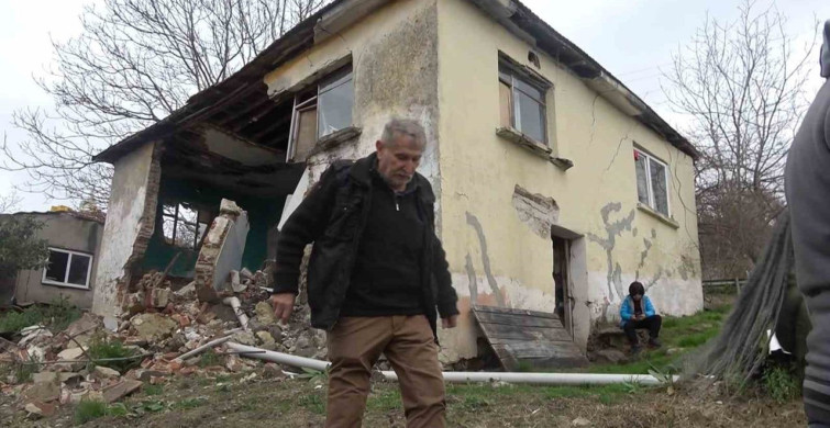 Yalova'da İnşaat Nedeniyle Evsiz Kalan Aile