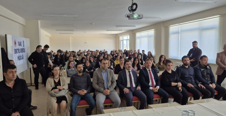 Yalvaç’ta Bağımlılıkla Mücadele Paneli Düzenlendi
