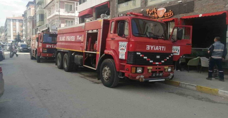 Yalvaç'ta Kafede Yangın Paniği